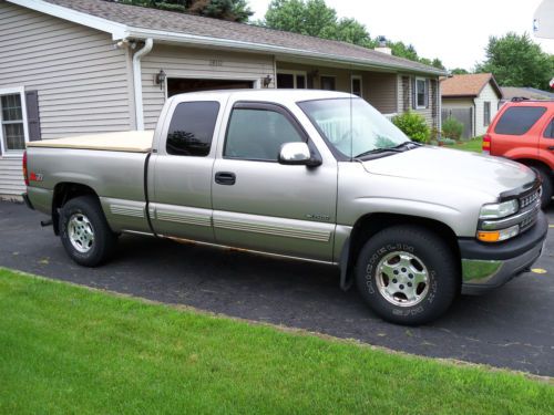 2000 chevy silverado, great running condition!