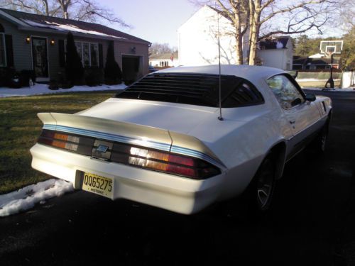 1981 Chevrolet Camaro Z28 Coupe 2-Door 5.7L, image 3