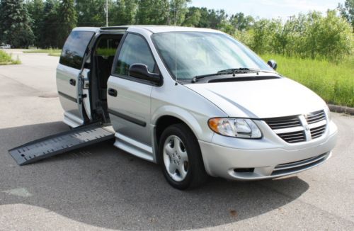 2006 Dodge Grand Caravan Side Entry Wheelchair Accessible Handicap Van, image 2