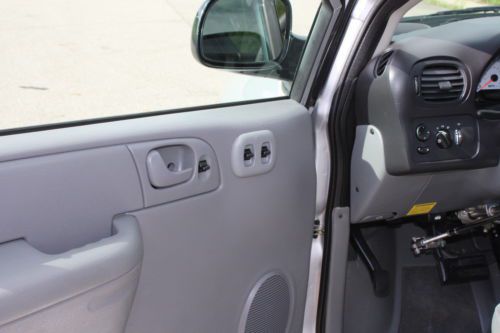 2006 Dodge Grand Caravan Side Entry Wheelchair Accessible Handicap Van, image 25