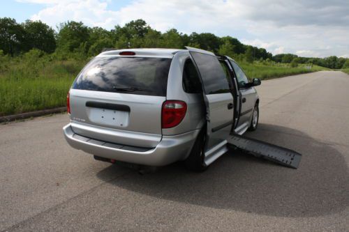 2006 Dodge Grand Caravan Side Entry Wheelchair Accessible Handicap Van, image 33