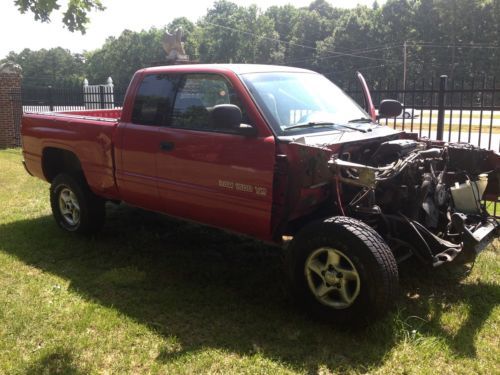 2001 dodge ram 1500 4x4 sport  restore or parts truck