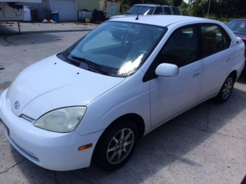 Energy saver toyota prius / low mileage