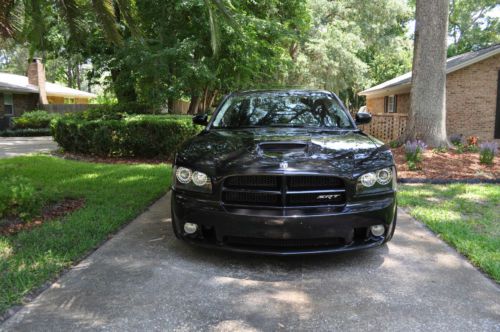 2008 dodge charger srt8 sedan 4-door 6.1l no reserve !!!