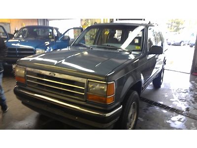 Xlt 5 speed, power windows,power locks ****no reserve****