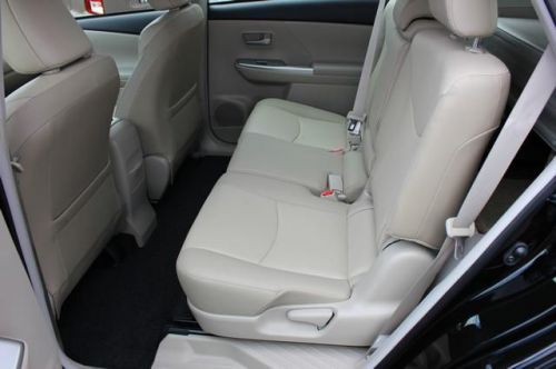 2013 toyota prius v five