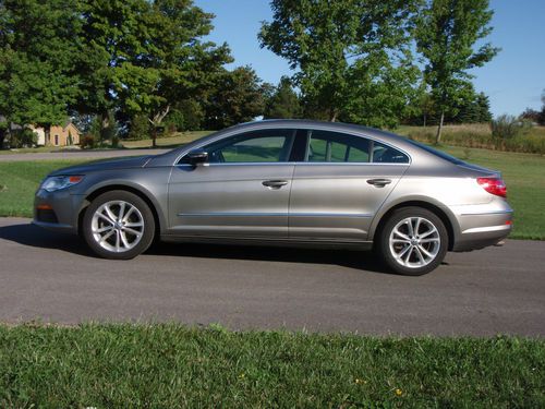 2011 volkswagen cc sport sedan 4-door 2.0l 6 speed like new! factory warranty
