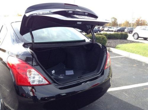 2014 nissan versa sv