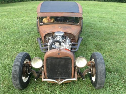 1931 model a ford sedan fordor, jalopy, ratrod, hotrod, drag race, greaser