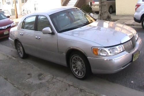 2001 lincoln town car signature sedan 4-door 4.6l