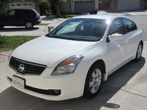 2008 nissan altima s sedan 4-door 2.5l in excellent condition!