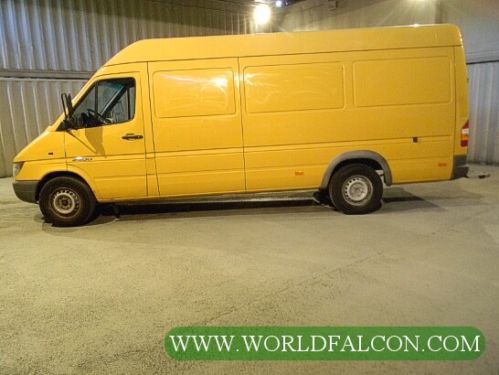 2005 dodge sprinter 2500 base standard cargo van 3-door 2.7l