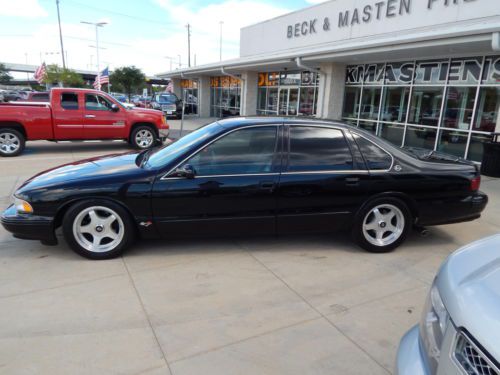 Garage kept One owner Collectors CAR High Performance Low miles, image 2