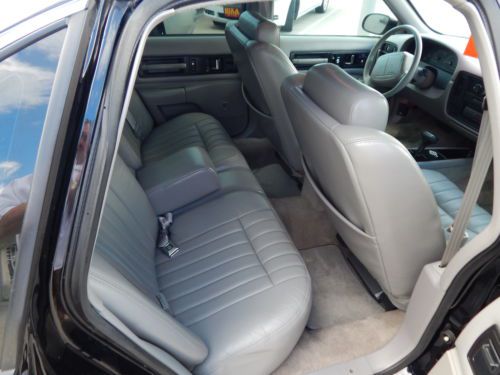 Garage kept One owner Collectors CAR High Performance Low miles, image 12