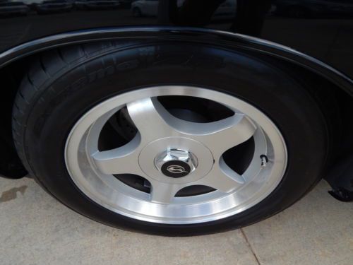 Garage kept One owner Collectors CAR High Performance Low miles, image 21