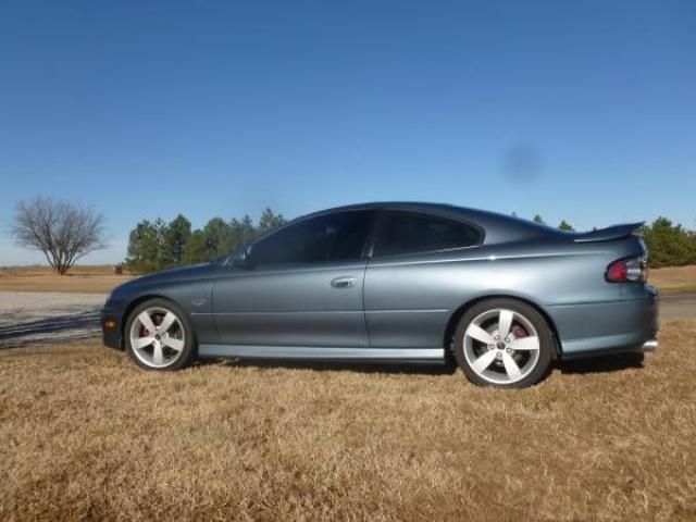 Pontiac gto base coupe 2-door