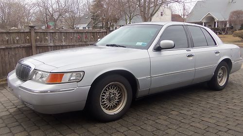 2002 mercury grand marquis lse (like the marauder)