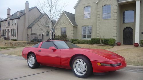 1992 chevrolet corvette base hatchback 2-door 5.7l