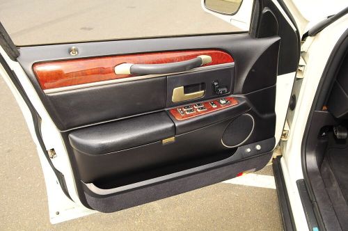2004 lincoln town car signature