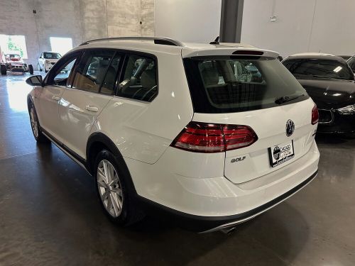 2018 volkswagen golf s 4motion -- 6-speed