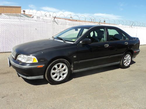 2000 volvo s40 base sedan 4-door 1.9l, no reserve