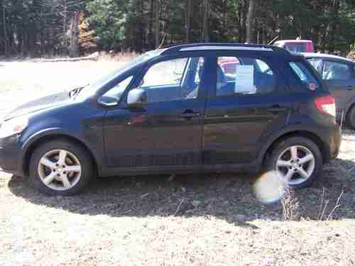 2009 Suzuki SX4 Base Hatchback 4-Door 2.0L MECHANICS SPECIAL NEEDS MOTOR, image 2