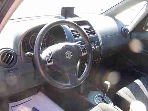 2009 Suzuki SX4 Base Hatchback 4-Door 2.0L MECHANICS SPECIAL NEEDS MOTOR, image 3