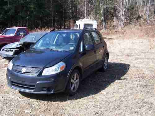 2009 Suzuki SX4 Base Hatchback 4-Door 2.0L MECHANICS SPECIAL NEEDS MOTOR, image 5