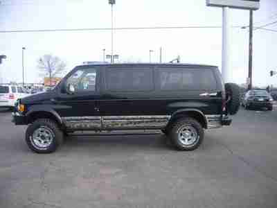 XLT Quigley 4X4  6.8L V-10 Gas, image 2