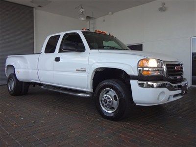 2005 6.6l auto white, clean, florida truck, wont last!