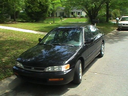 1997 honda accord , very nice clean , fresh paint/tires