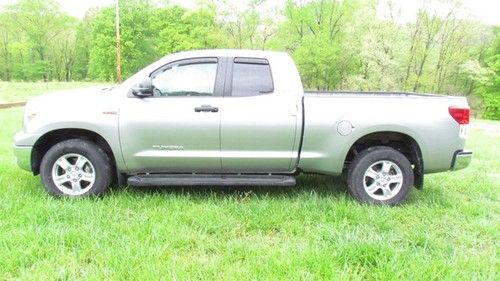 2010 toyota tundra sr5 crew cab pickup 4-door 5.7l