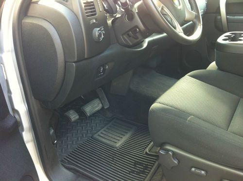 2011 Chevrolet Silverado 2500 HD LT Crew Cab Pickup 4-Door 6.0. LITER 4WD, image 3