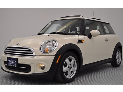 Mini cooper with sunroof, leather  and clean carfax! ~no reserve~