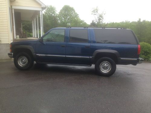 1999 suburban   very good condition. many new parts. 6.5 diesel 83,000 miles.