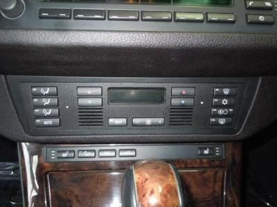 AWD SUV 4.4L Sun Roof Heated Leather Memory Seats Steering Wheel Radio Controls, image 13