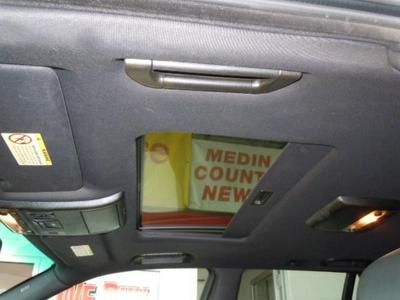 AWD SUV 4.4L Sun Roof Heated Leather Memory Seats Steering Wheel Radio Controls, image 16