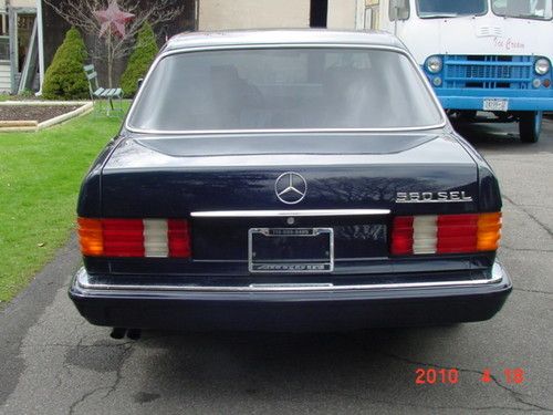 1991 Mercerdes-Benz 560 SEL Sedan, image 3