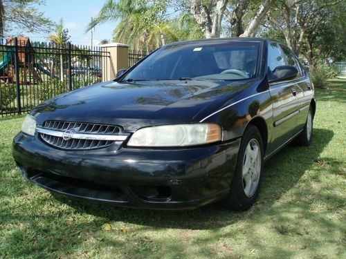 Nissan altima gxe  limited edition