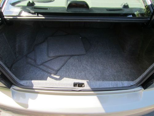 RARE Dark Blue 2004 Subaru Outback Limited Sedan Mint Condition 2.5L, image 12