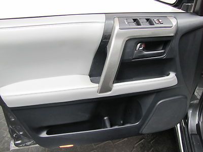 2010 Toyota 4Runner SR5 AWD//Convenience Package//Premium Package//Bluetooth, image 10