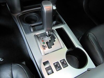 2010 Toyota 4Runner SR5 AWD//Convenience Package//Premium Package//Bluetooth, image 21