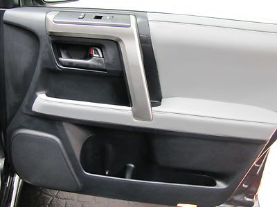 2010 Toyota 4Runner SR5 AWD//Convenience Package//Premium Package//Bluetooth, image 23