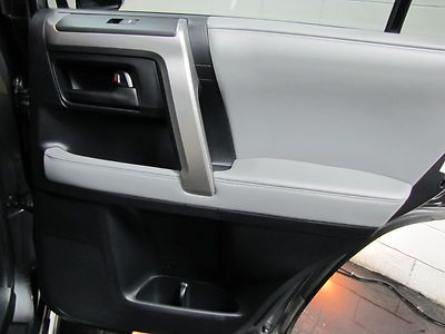 2010 Toyota 4Runner SR5 AWD//Convenience Package//Premium Package//Bluetooth, image 25