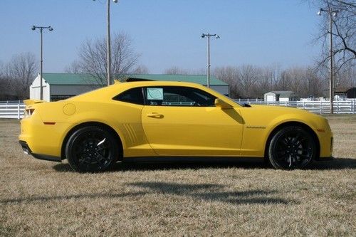 Rally yellow zl1 we finance 6.2 supercharged v8 nav a/t sunroof crbn fbr hood