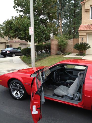 1989 pontiac firebird base coupe 2-door 5.0l