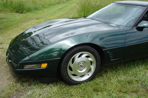 1996 chevrolet corvette base hatchback 2-door 5.7l