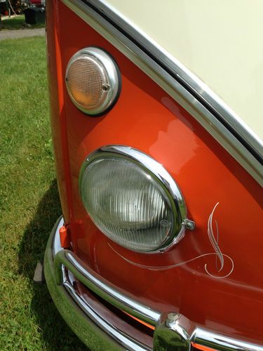 1965 VW Deluxe Sunroof Bus, image 12