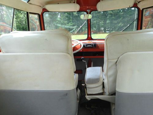 1965 VW Deluxe Sunroof Bus, image 17