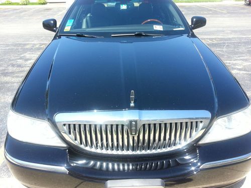 2008 lincoln town car-blackonblack